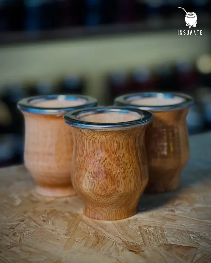 Camionero de algarrobo LAQUEADO