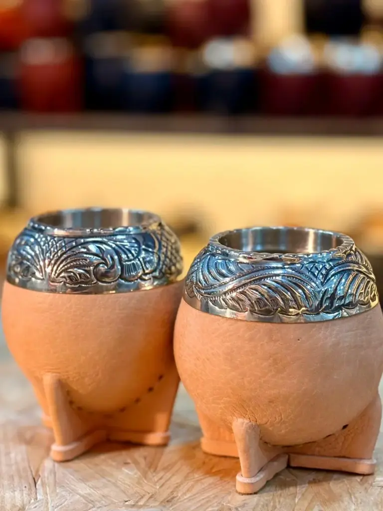 Torpedo Joyero cincelado al lacre cuero natural