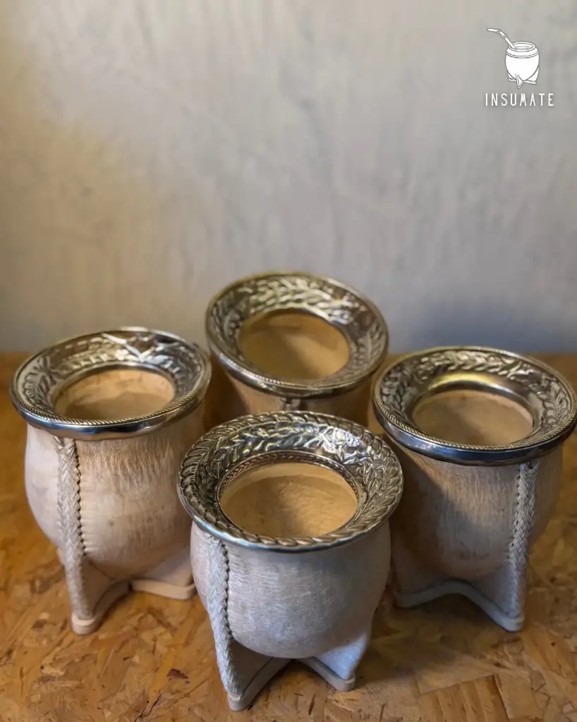 Camionero crudo con virola volcada y costura al tiento