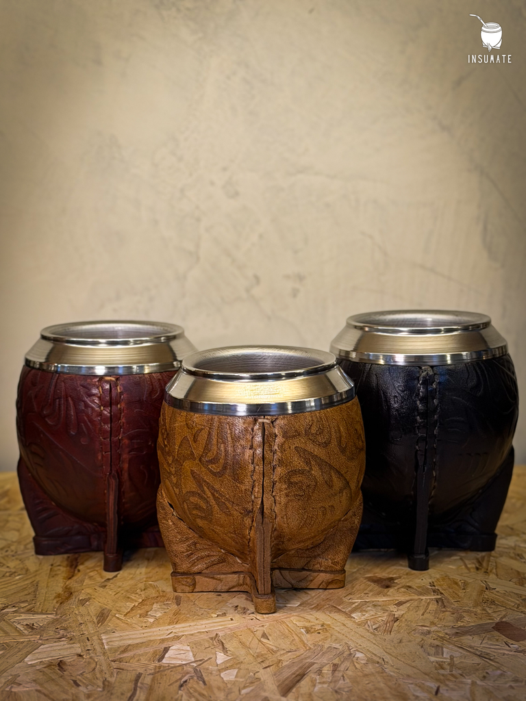 Torpedo Uruguayo cuero trabajado virola de acero inox.