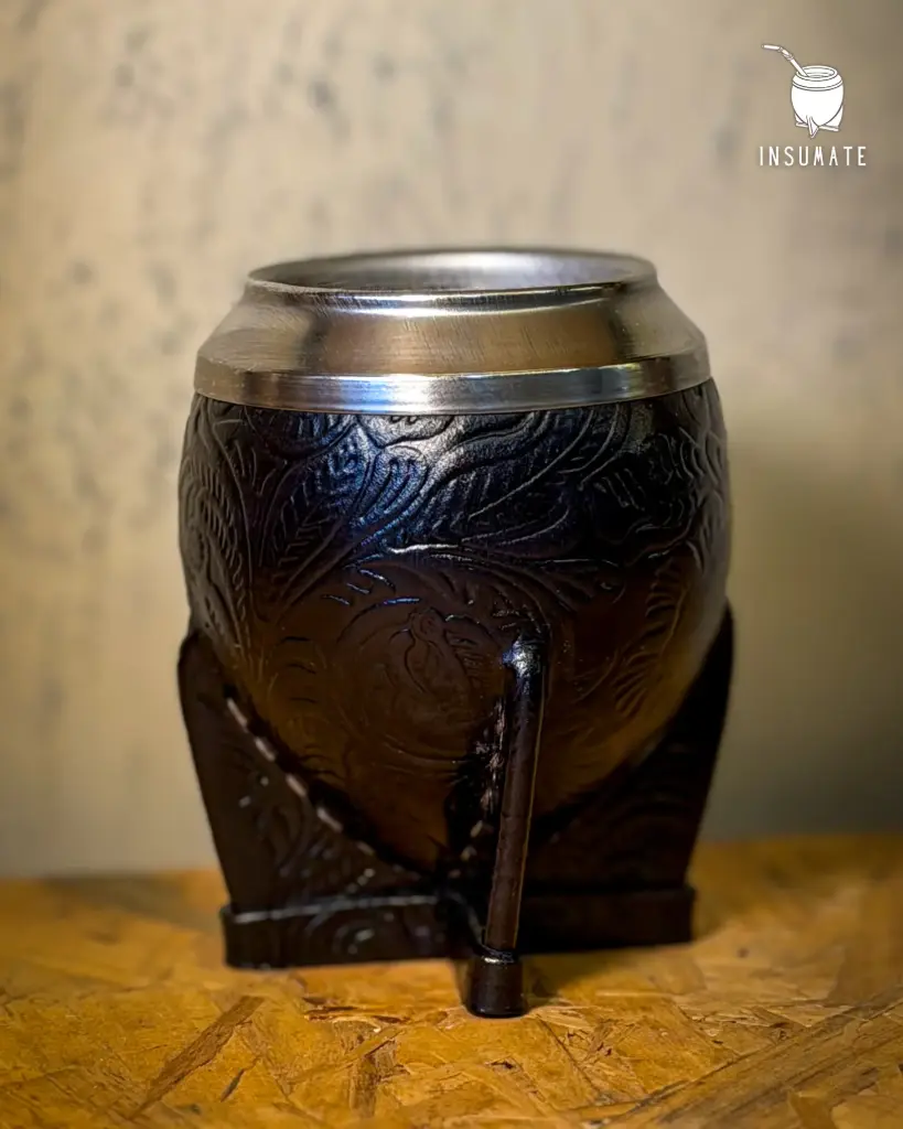 Torpedo cuero trabajado virola de acero uruguayo